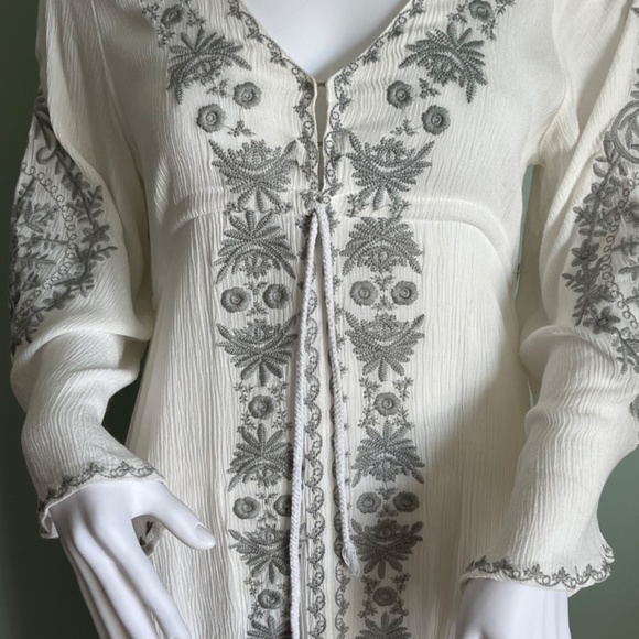 Mo Huan Yi Chu White embroidered asymmetrical hem hippy dress L - Picture 2 of 10